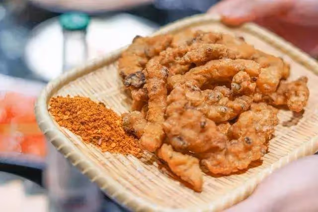 想吃酥肉，不一定要到外面，自己動手這樣做，簡單脆口，香而不膩