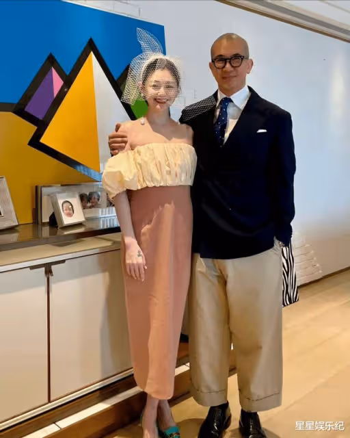 大s帶具俊曄參加友人聚餐,周杰倫夫婦、林俊傑等同席,這是要帶老公進軍內地?