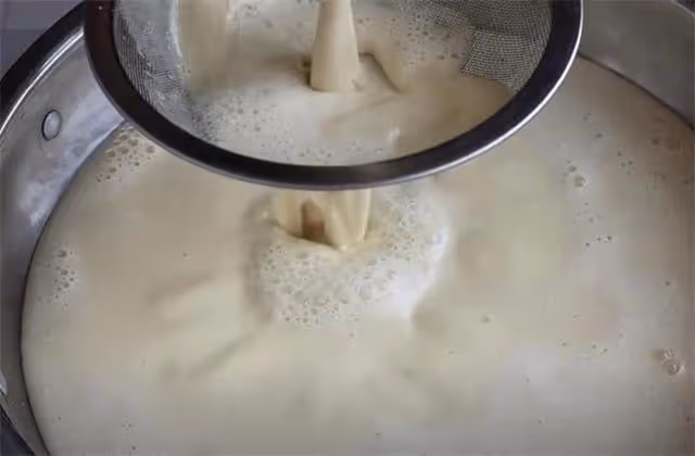 教你在家輕鬆做小米涼皮，清涼勁道爽滑，天熱吃太過癮了，超好吃