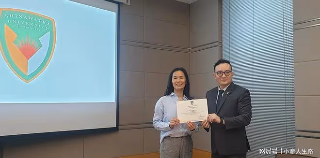 韋唯:步劉歡後塵,走上講台被聘為國外某知名大學「博士生導師」
