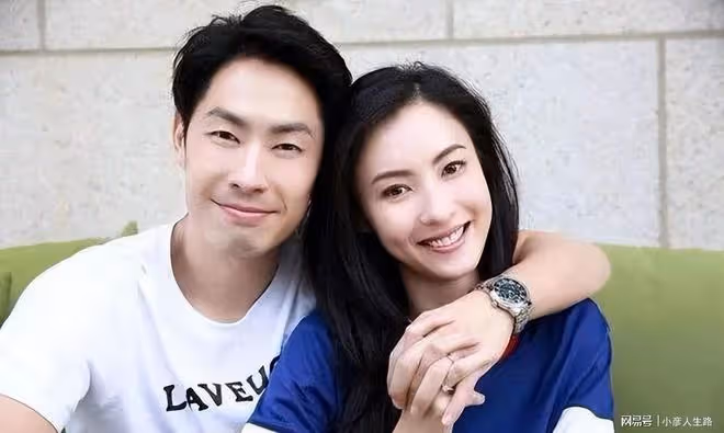 一戀大3歲女星,二戀小4歲富二代美女,如今44歲的他活成這樣?