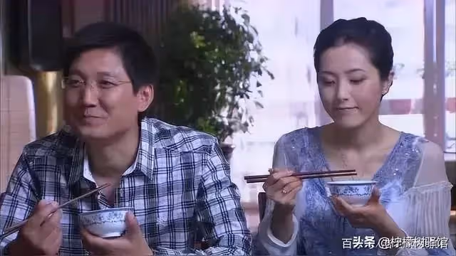 婆婆生病住到兒媳家,大姑姐挑理弟媳做飯晚,親弟:要不你接走