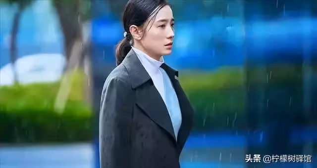 婆婆拒絕帶孫女,外孫結婚讓兒子送車,兒媳:錢我花完了