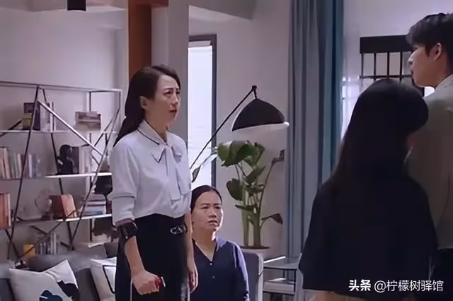 婆婆拒絕帶孫女,外孫結婚讓兒子送車,兒媳:錢我花完了