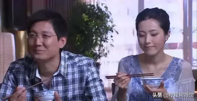 婆婆拒絕帶孫女,外孫結婚讓兒子送車,兒媳:錢我花完了