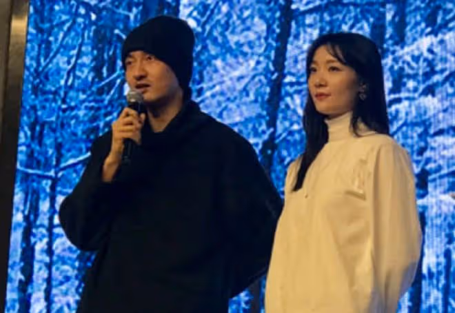 王傳君終於官宣戀情！直呼齊溪為我家老師，兩人姐弟戀疑似已有娃