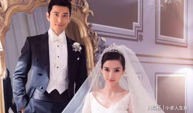 黃曉明加盟脫口秀，有事沒事就給觀眾發紅包，網友：還要人嗎？