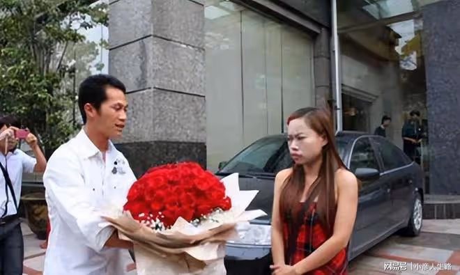 拒絕「寶馬男」跪地求婚，37歲考上美國名校，鳳姐算不算勵志草根