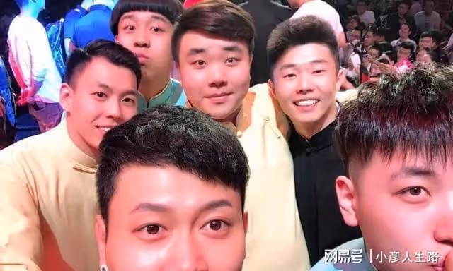 德雲社恢復演出,演員在舞台自我調侃,粉絲:小劇場還是比較冷清