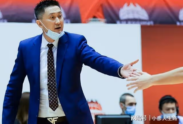 周鵬即將被迫離開？廣東隊拒絕頂薪續約，老大哥易建聯以身作則