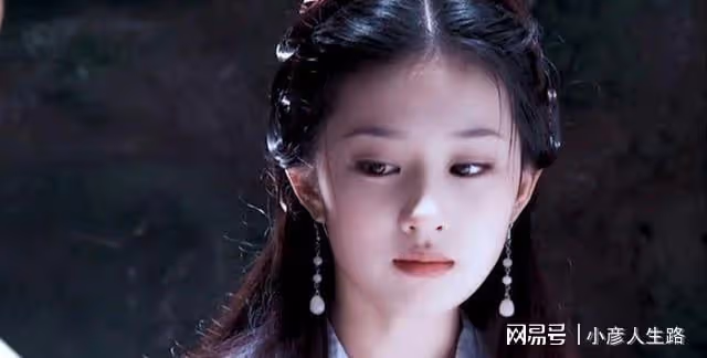 全民偶像劉亦菲不僅是千萬網友的愛豆,也是許多明星心中的女神