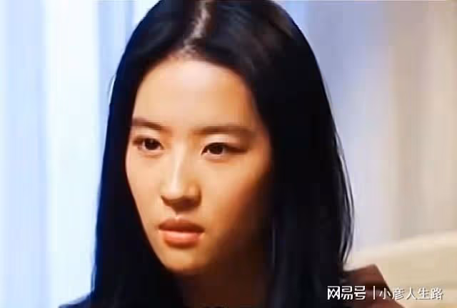 全民偶像劉亦菲不僅是千萬網友的愛豆,也是許多明星心中的女神