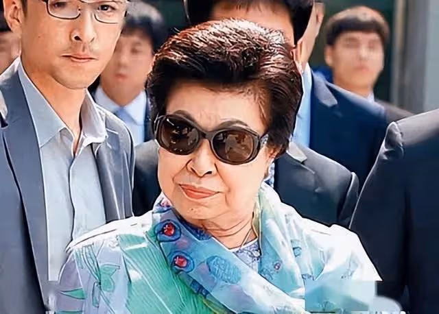 韓國財閥家族醜聞:父子「共享」同一女星,親兄弟為財權內鬥互撕