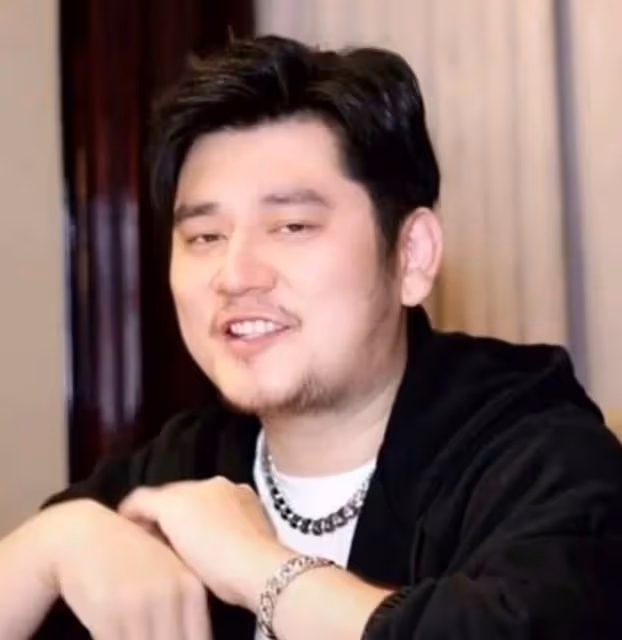 小栗旬K房糜亂算什麼?與國內的這4位男明星相比,那都不值得一提