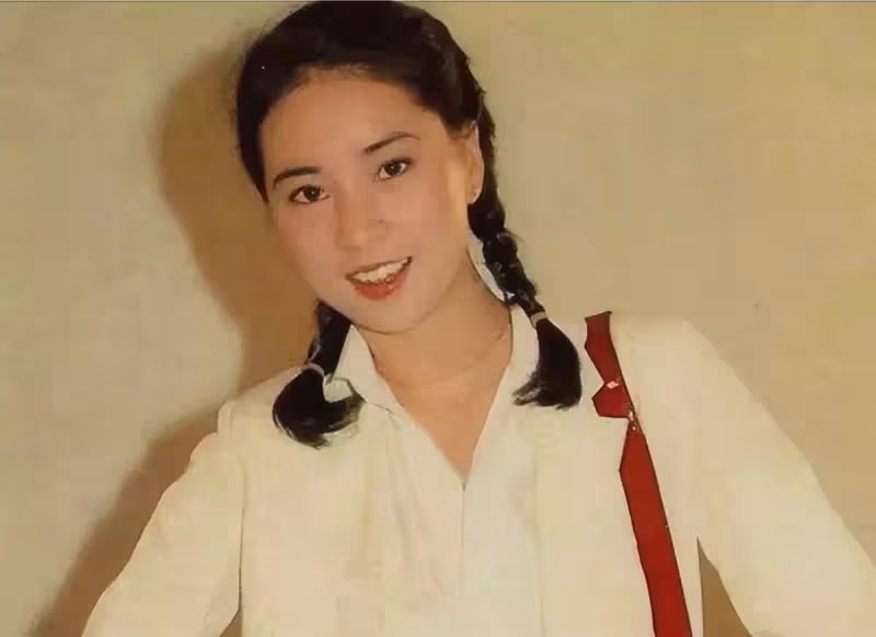 房祖名和吳卓林:同父不同命,一個被寵上天,一個睡天橋無人問津
