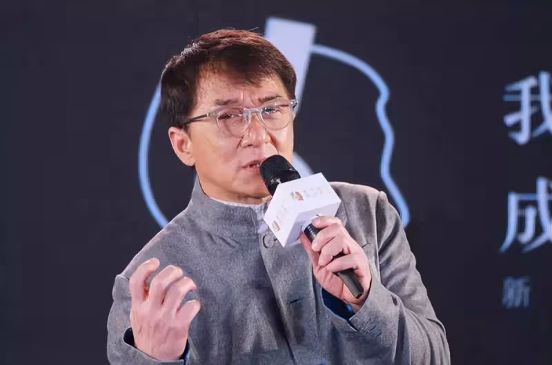 房祖名和吳卓林:同父不同命,一個被寵上天,一個睡天橋無人問津