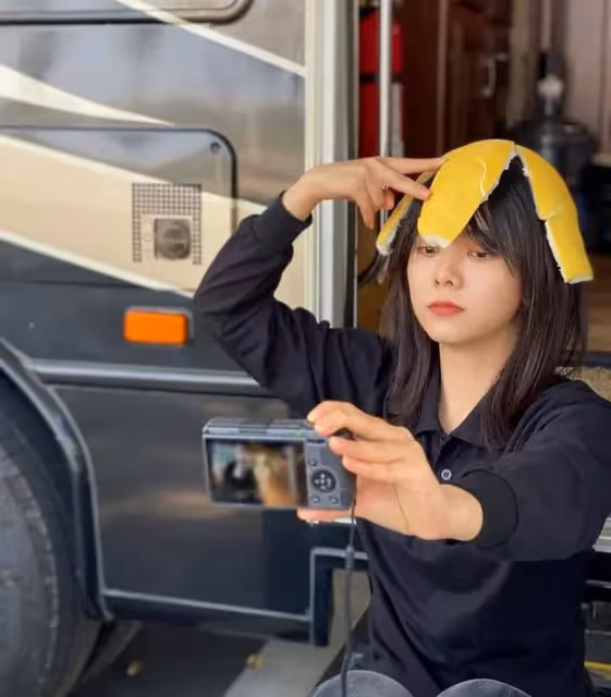 譚松韻曬車內自拍照,32歲長著22歲的臉,少女感爆棚百看不膩!