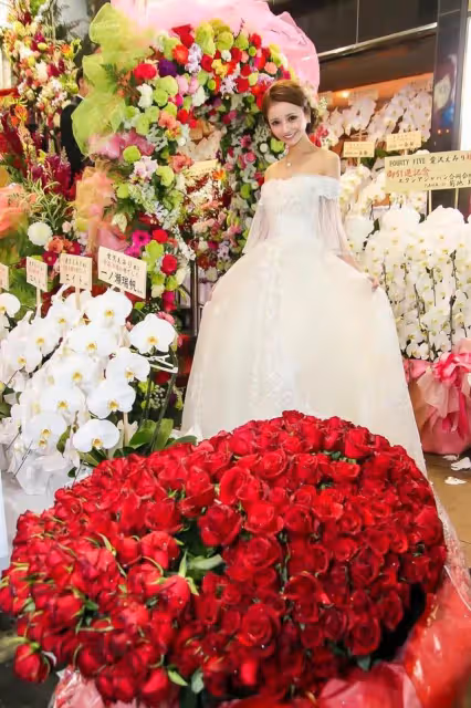 從陪酒女到日本NO.1，再到月銷3億的社長，她是如何成功逆襲的？