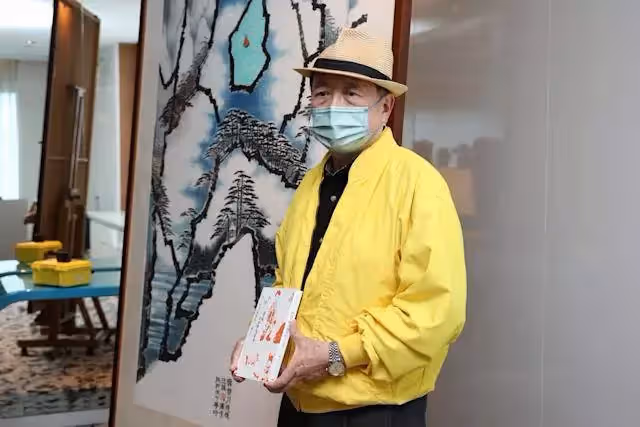 兄妹相差12歲,大哥曝「爸爸40歲才生下羅霈穎」全家寵愛「替妹妹整理遺物」頓悟:她有不為人知另一面