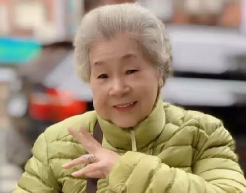 89歲素珠阿姨「消失多年突曬照」粉絲急關心!高齡曝現況「笑喊我很溫柔」常逗樂丈夫