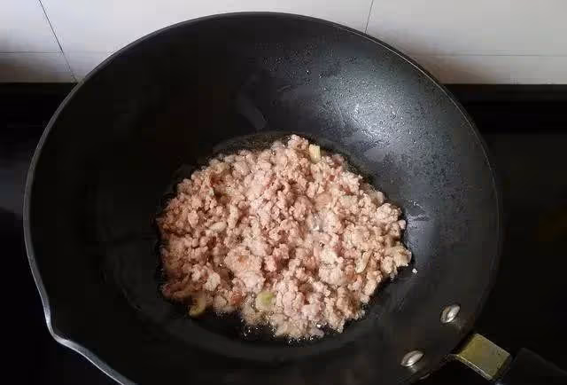 拌飯拌面都無敵，做法也不難，鮮香開胃好下飯！