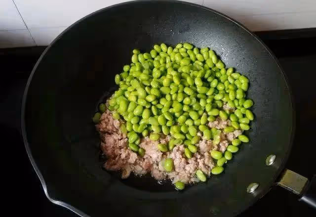 拌飯拌面都無敵，做法也不難，鮮香開胃好下飯！