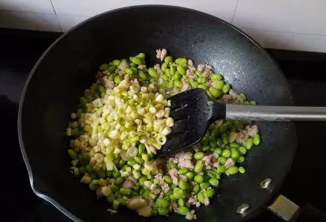 拌飯拌面都無敵，做法也不難，鮮香開胃好下飯！