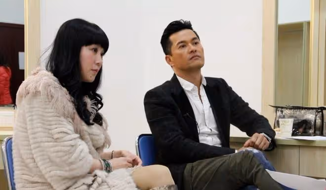 7位「傍富婆」的男星，有人不敢出軌，有人32年不敢喊「老婆」
