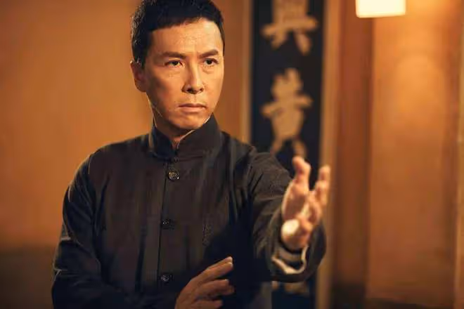 7位「傍富婆」的男星，有人不敢出軌，有人32年不敢喊「老婆」