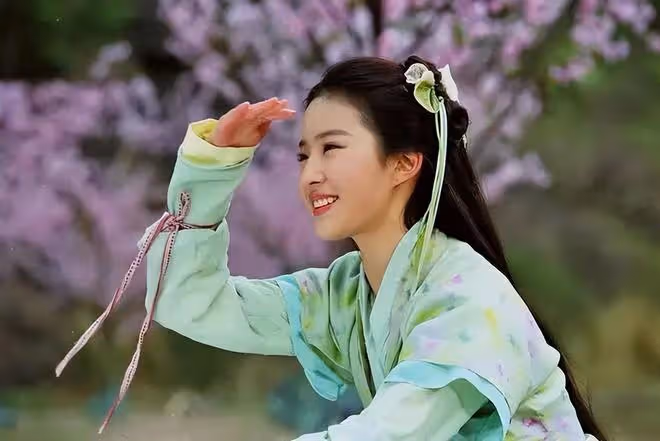 劉亦菲新劇火出圈,代表作《仙劍》被翻拍,一個月三部蹭熱度