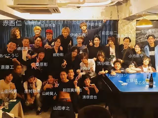 小粟旬：結婚10年，老婆給他生了3個孩子，還是不改花心本色
