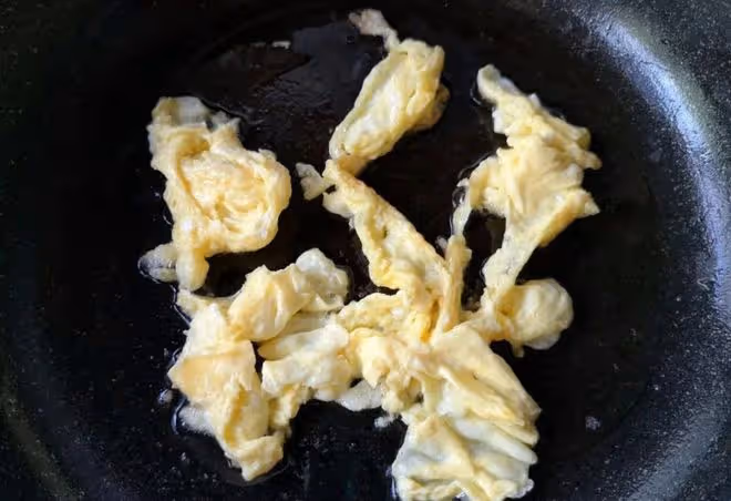 絲瓜鮮蝦煲：清熱低脂，味美養生，春天養生必備