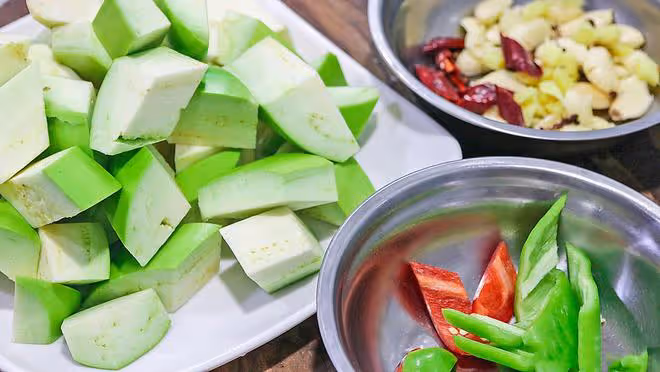 「長肉最狠」的5道素菜，熱量比紅燒肉還高，難怪很多人瘦不下來