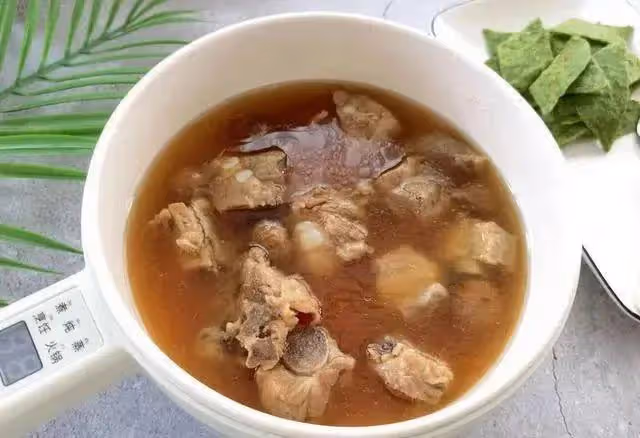 夏天出汗多喝湯，這七道湯品就不錯，味美營養又可生津解渴
