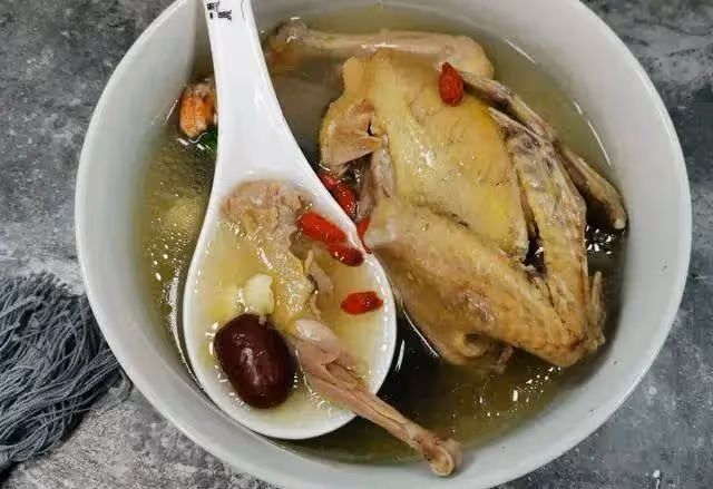 夏天出汗多喝湯，這七道湯品就不錯，味美營養又可生津解渴