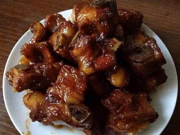 大廚教我做糖醋排骨，只因多加了「它」，酸甜可口，孩子天天要吃