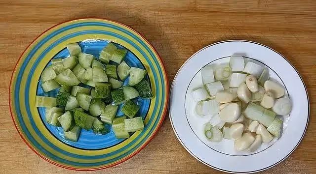 小炒雞胸肉這種做法，鮮嫩入味，香氣濃郁，營養味美，孩子愛吃