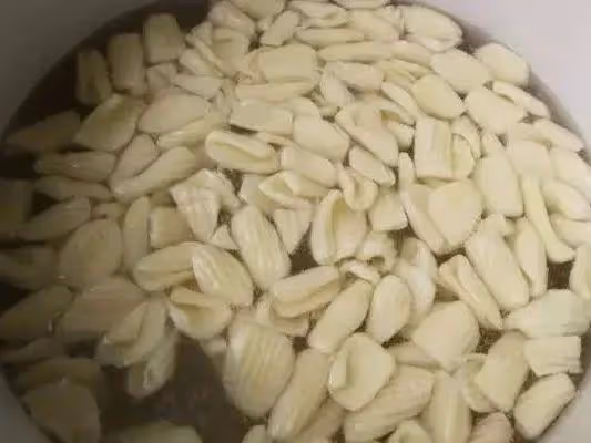 麵條懶人吃法，不用手擀，拇指輕輕一搓，一分鐘做60個，簡單美味