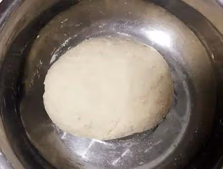 蔥油餅怎樣做外酥里軟？教你小技巧，不用燙麵，蔥油餅鬆軟好吃