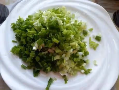 蔥油餅怎樣做外酥里軟？教你小技巧，不用燙麵，蔥油餅鬆軟好吃