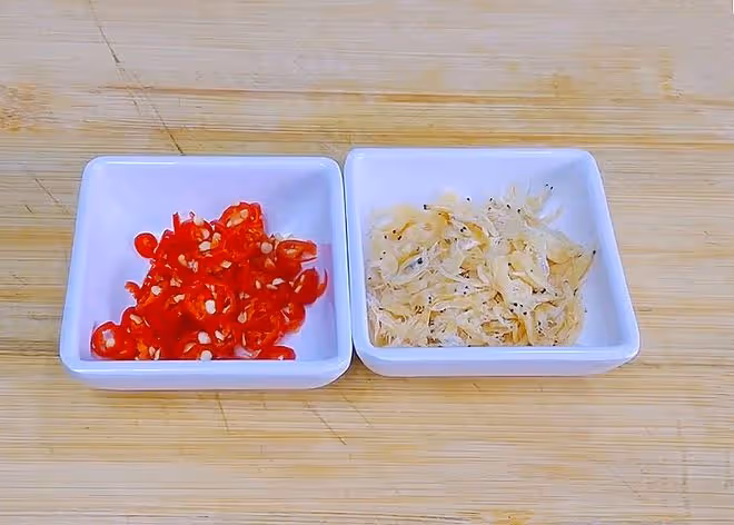 飯店裡皮蛋豆腐為啥那麼好吃？那是多加了這1步，怪不得咸香味美