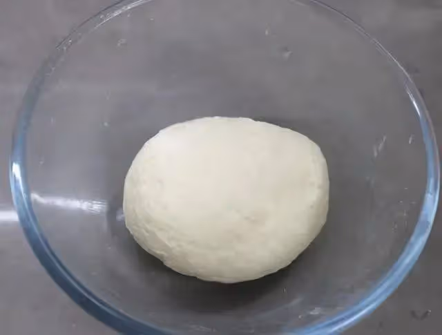 蒸包子時，別直接上鍋蒸，牢記1個小技巧，包子暄軟蓬鬆不塌陷