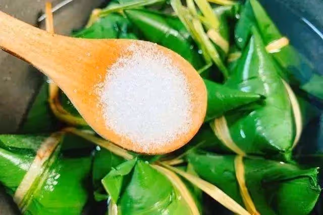 煮粽子，想要粽子軟糯香甜不夾生，這「3步」要牢記，趕緊收藏好