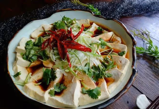 豆腐這樣吃，不炒不燉，澆點汁就是美味，太好吃了