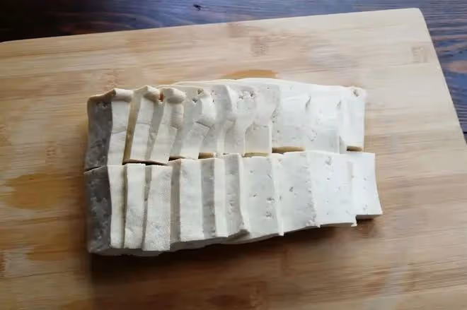豆腐這樣吃，不炒不燉，澆點汁就是美味，太好吃了