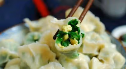 拌韭菜餡時：最忌放這3味料，10個人9個放，難怪餃子不鮮也不香