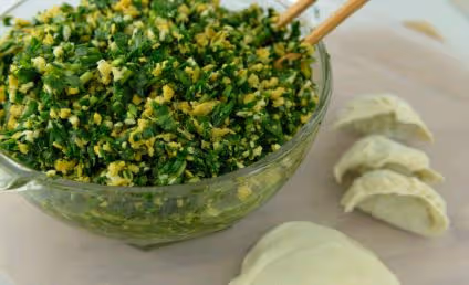 拌韭菜餡時：最忌放這3味料，10個人9個放，難怪餃子不鮮也不香