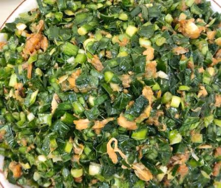 拌韭菜餡時：最忌放這3味料，10個人9個放，難怪餃子不鮮也不香
