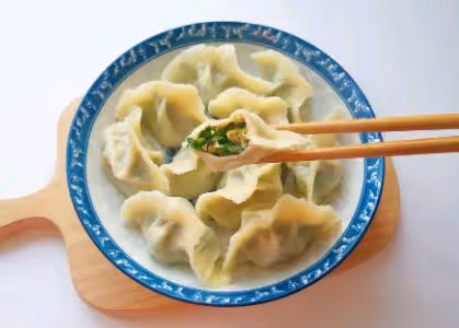 拌韭菜餡時：最忌放這3味料，10個人9個放，難怪餃子不鮮也不香