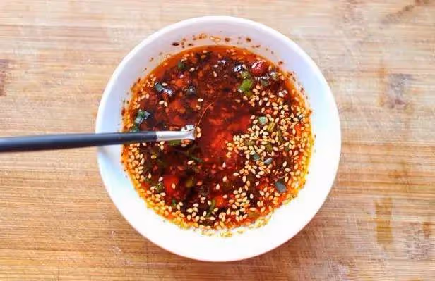 做涼拌類美食，學會調「萬能涼拌汁」，不管拌啥都香，太實用了